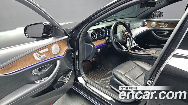 Mercedes-Benz E-Class (W213) E300e 4MATIC Exclusive 2021 — фото 10