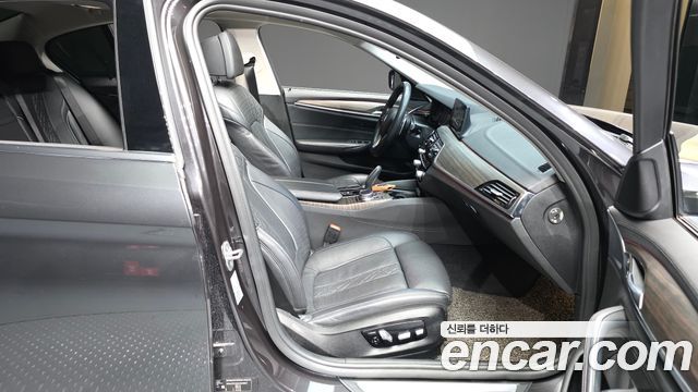 BMW 5 Series (G30) 520d xDrive Luxury Plus 2019 — фото 11