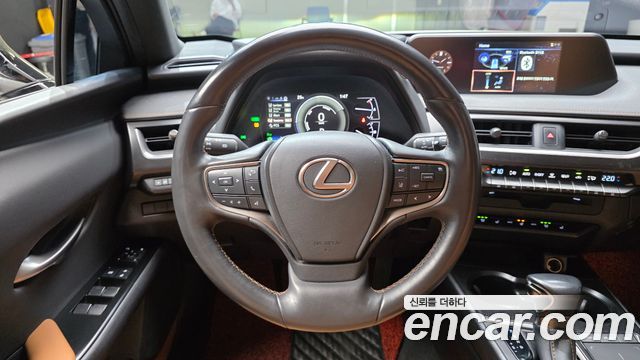Lexus UX250h 2.0 2WD 2021 — фото 13
