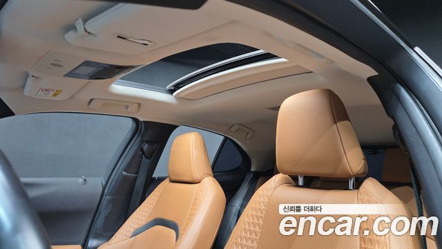 Lexus UX250h 2.0 2WD 2021 — фото 17