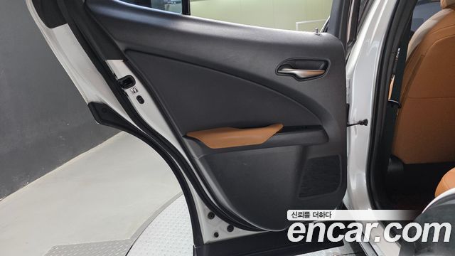 Lexus UX250h 2.0 2WD 2021 — фото 25