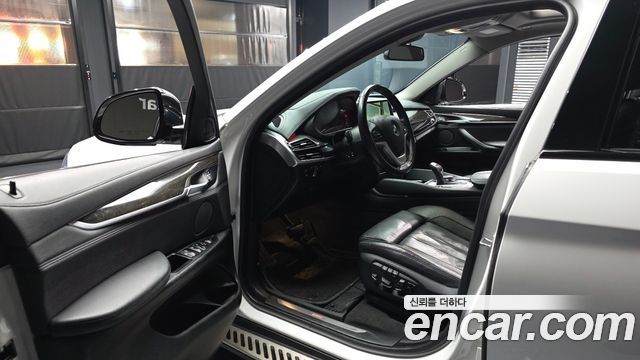 BMW X6 (F16) xDrive 40d 2016 — фото 10