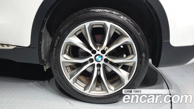 BMW X6 (F16) xDrive 40d 2016 — фото 21