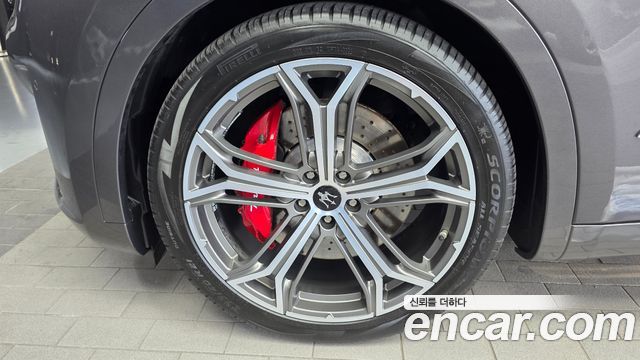 Maserati Levante 3.0 AWD GranSport 2021 — фото 5