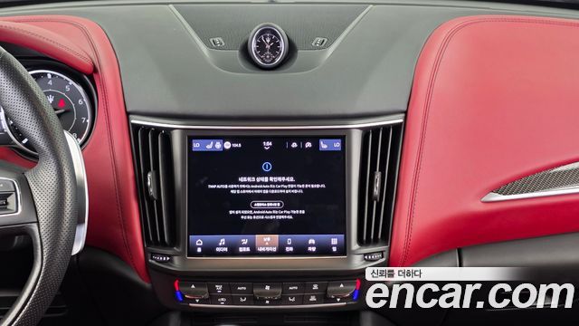 Maserati Levante 3.0 AWD GranSport 2021 — фото 14
