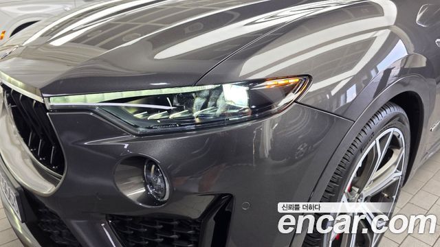 Maserati Levante 3.0 AWD GranSport 2021 — фото 22