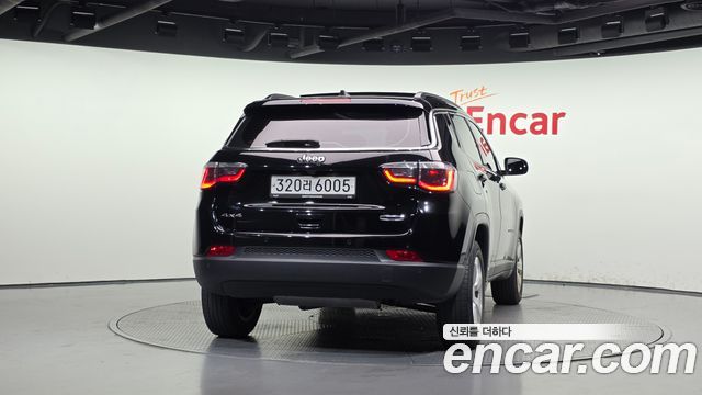 Jeep Compass (II) 2.4 Longitude AWD 2019 — фото 4