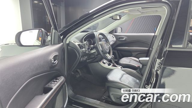 Jeep Compass (II) 2.4 Longitude AWD 2019 — фото 10
