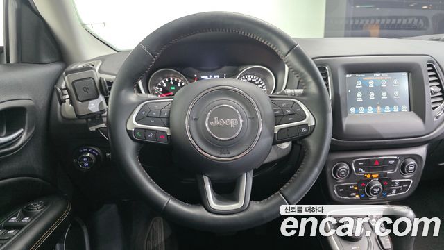 Jeep Compass (II) 2.4 Longitude AWD 2019 — фото 13