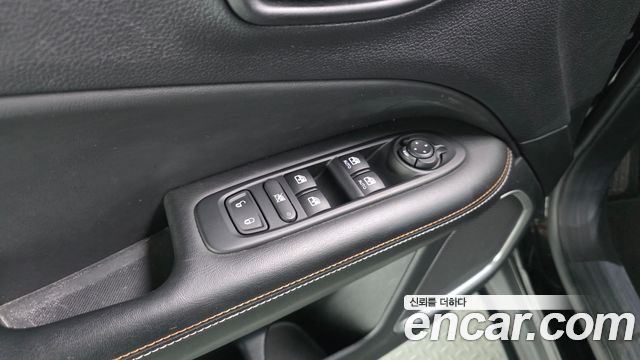 Jeep Compass (II) 2.4 Longitude AWD 2019 — фото 19