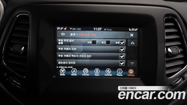Jeep Compass (II) 2.4 Longitude AWD 2019 — фото 27