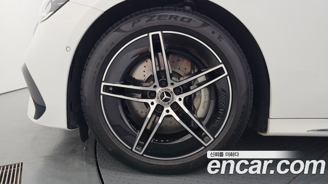 Mercedes-Benz E-Class (W214) E300 4MATIC AMG Line 2025 — фото 5