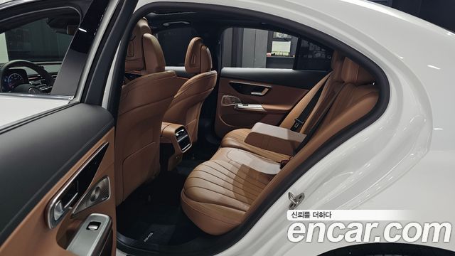 Mercedes-Benz E-Class (W214) E300 4MATIC AMG Line 2025 — фото 12