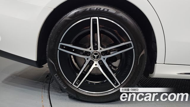 Mercedes-Benz E-Class (W214) E300 4MATIC AMG Line 2025 — фото 21