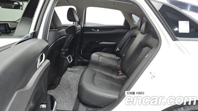 Kia K5 (III) 2.0 LPI(Renter car) Strandard 2023 — фото 11