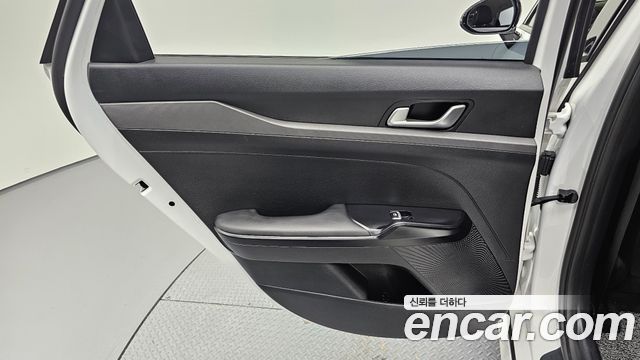Kia K5 (III) 2.0 LPI(Renter car) Strandard 2023 — фото 25