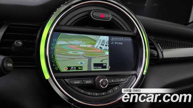 MINI Cooper S Convertible Standard 3rd 2016 — фото 19