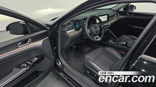 Kia K5 (III) 2.0 Noblesse 2023 — фото 10