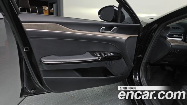 Kia K5 (III) 2.0 Noblesse 2023 — фото 24
