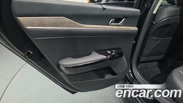 Kia K5 (III) 2.0 Noblesse 2023 — фото 25