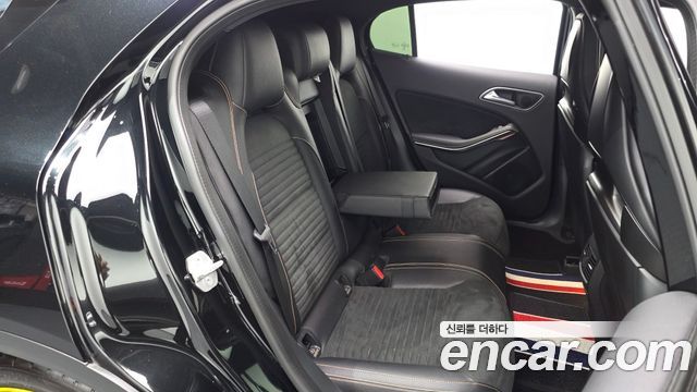 Mercedes-Benz GLA-Class (X156) GLA45 AMG 4MATIC 50th Edition 2018 — фото 11