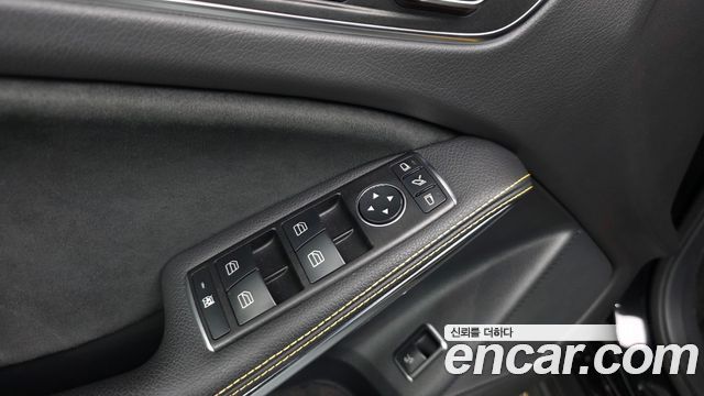 Mercedes-Benz GLA-Class (X156) GLA45 AMG 4MATIC 50th Edition 2018 — фото 35