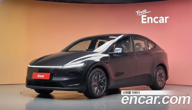 Tesla Model Y L Long Range AWD