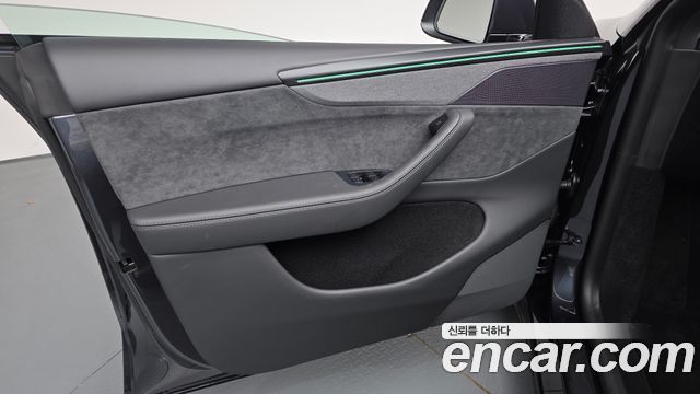 Tesla Model Y L Long Range AWD 2026 — фото 24