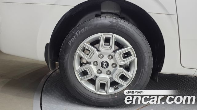 Hyundai Staria L3.5 Cargo 5-Seater Modern 2025 — фото 5