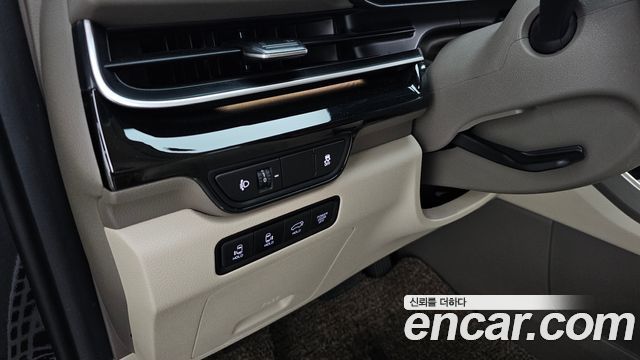 Kia Carnival (IV) HEV 9-Seater Hi-Limousine (Special vehicle) 2025 — фото 19