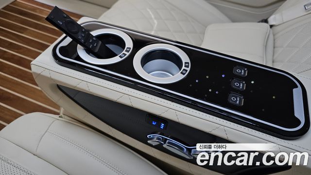 Kia Carnival (IV) HEV 9-Seater Hi-Limousine (Special vehicle) 2025 — фото 27