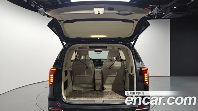 Kia Carnival (IV) HEV 9-Seater Hi-Limousine (Special vehicle) 2025 — фото 29