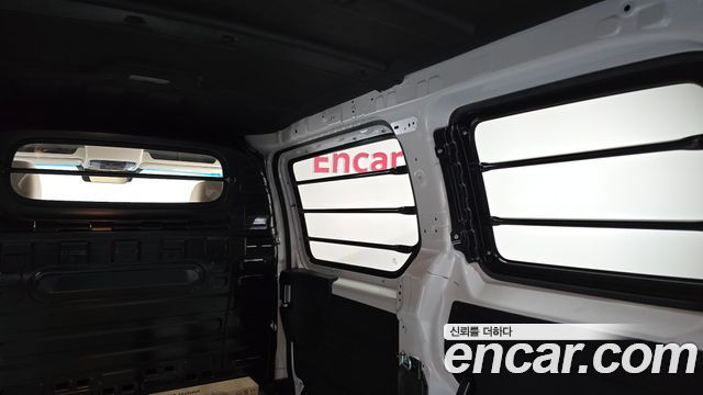 Hyundai Staria HEV 1.6T Cargo 2-Seater Modern 2026 — фото 17