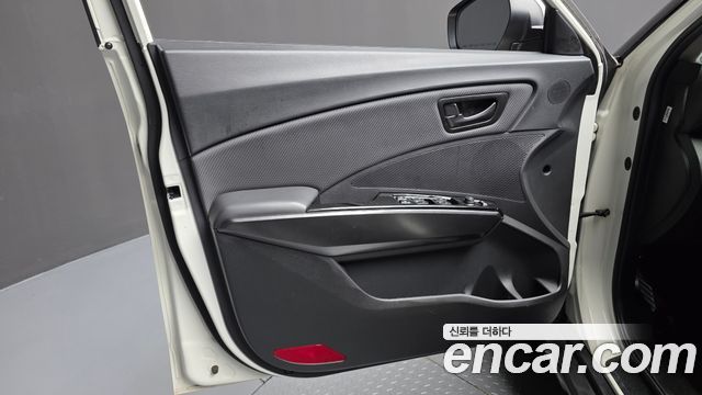 KG Mobility (SsangYong) Tivoli 1.5 2WD V5 2024 — фото 30