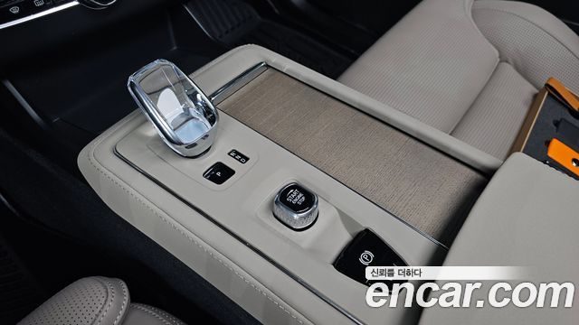 Volvo XC90 (II) B6 Ultra Dark 2026 — фото 9