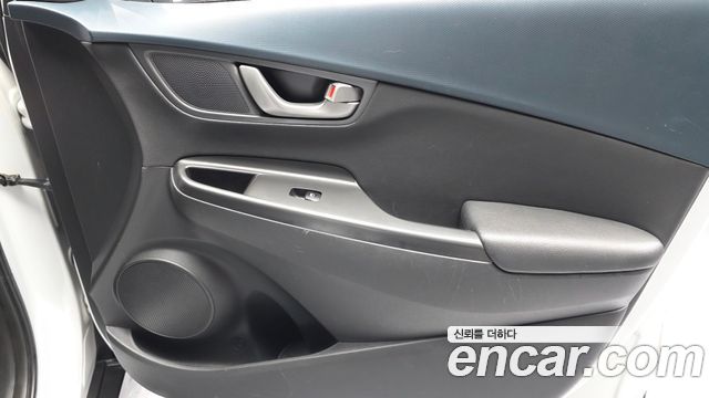 Hyundai Kona Hybrid Premium Special 2020 — фото 24