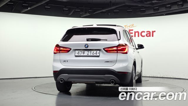 BMW X1 (F48) xDrive 20d Joy 2018 — фото 4