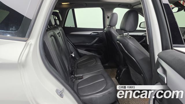 BMW X1 (F48) xDrive 20d Joy 2018 — фото 12
