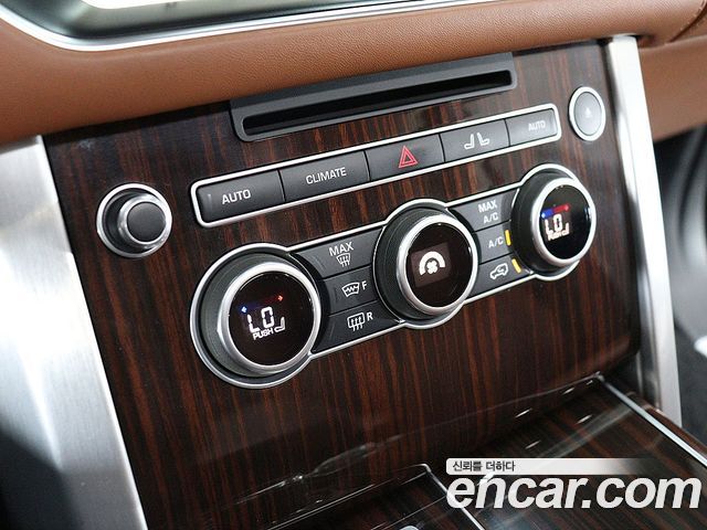 Land Rover Range Rover (IV) 4.4 SDV8 AB DIESEL 2017 — фото 9