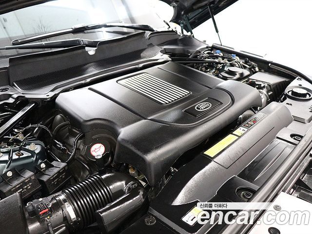 Land Rover Range Rover (IV) 4.4 SDV8 AB DIESEL 2017 — фото 23