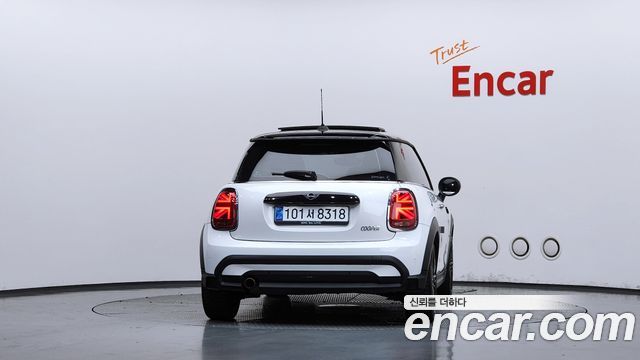 MINI Cooper Classic Plus 3rd 2024 — фото 4