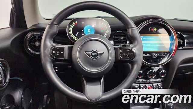 MINI Cooper Classic Plus 3rd 2024 — фото 12