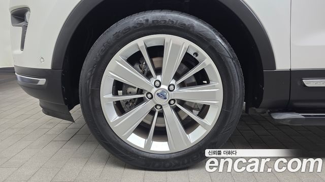 Ford Explorer 2.3 Limited 4WD 5th 2019 — фото 5