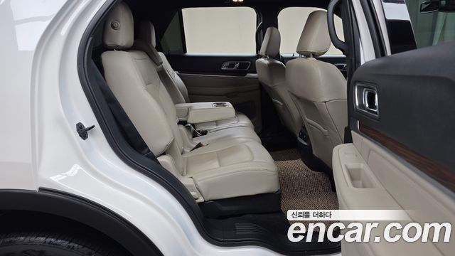 Ford Explorer 2.3 Limited 4WD 5th 2019 — фото 11