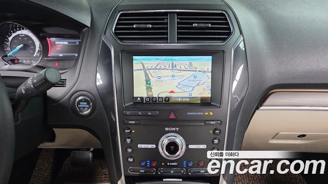 Ford Explorer 2.3 Limited 4WD 5th 2019 — фото 13