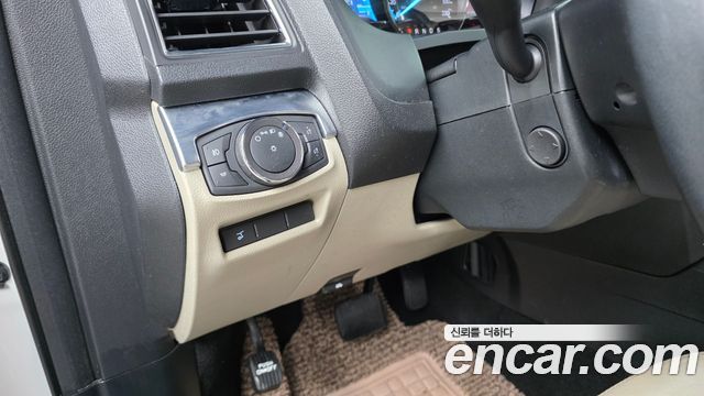 Ford Explorer 2.3 Limited 4WD 5th 2019 — фото 19