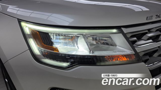 Ford Explorer 2.3 Limited 4WD 5th 2019 — фото 22