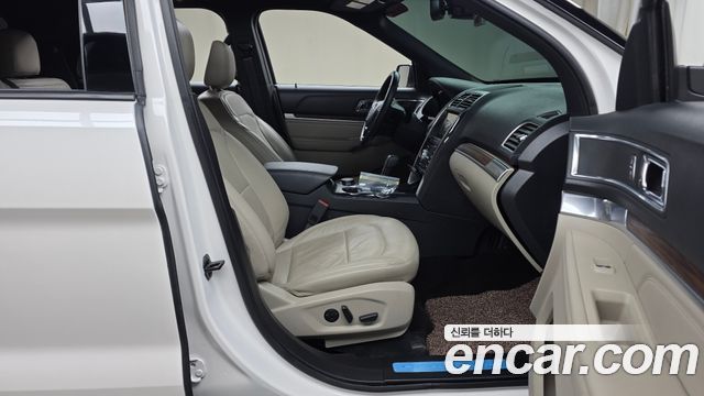 Ford Explorer 2.3 Limited 4WD 5th 2019 — фото 26