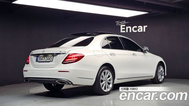 Mercedes-Benz E-Class (W213) E300 4MATIC Exclusive 2017 — фото 2