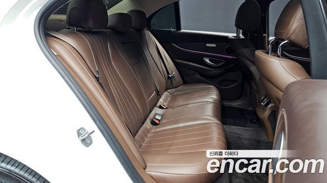 Mercedes-Benz E-Class (W213) E300 4MATIC Exclusive 2017 — фото 11
